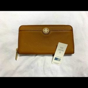 NEW TORY BURCH ZIP WALLET